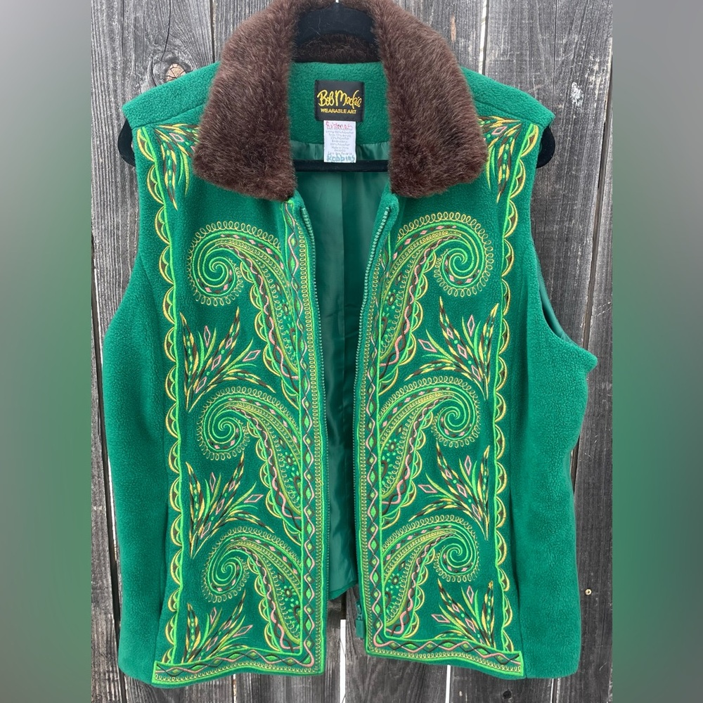 Bob Mackie Women’s Wearable Art Green Embroidered Vest. Size 1X